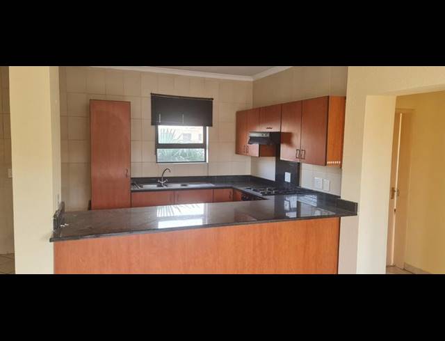 2 BEDROOM TOWNHOUSE FOR SALE IN JANSEN PARK